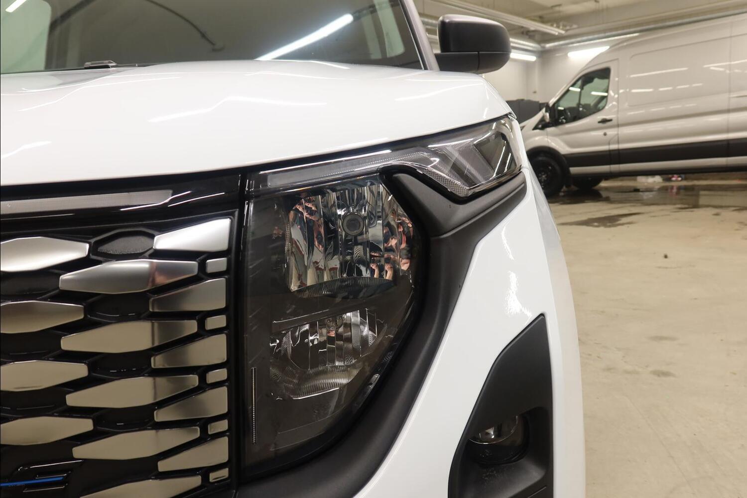 Ford Transit Courier vaihtoauto