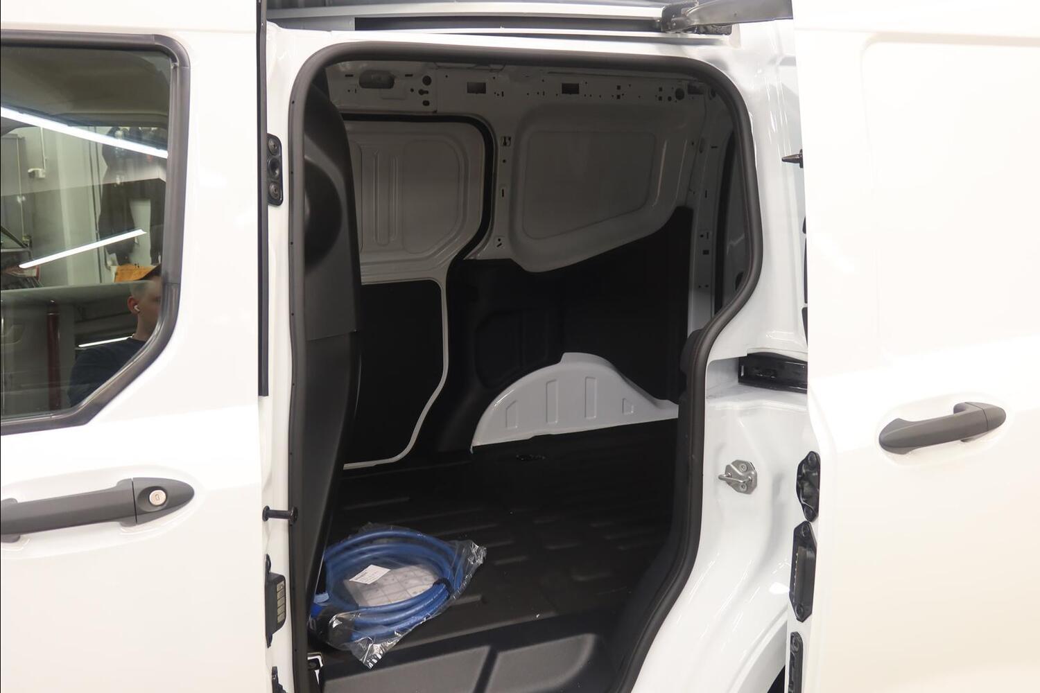Ford Transit Courier vaihtoauto