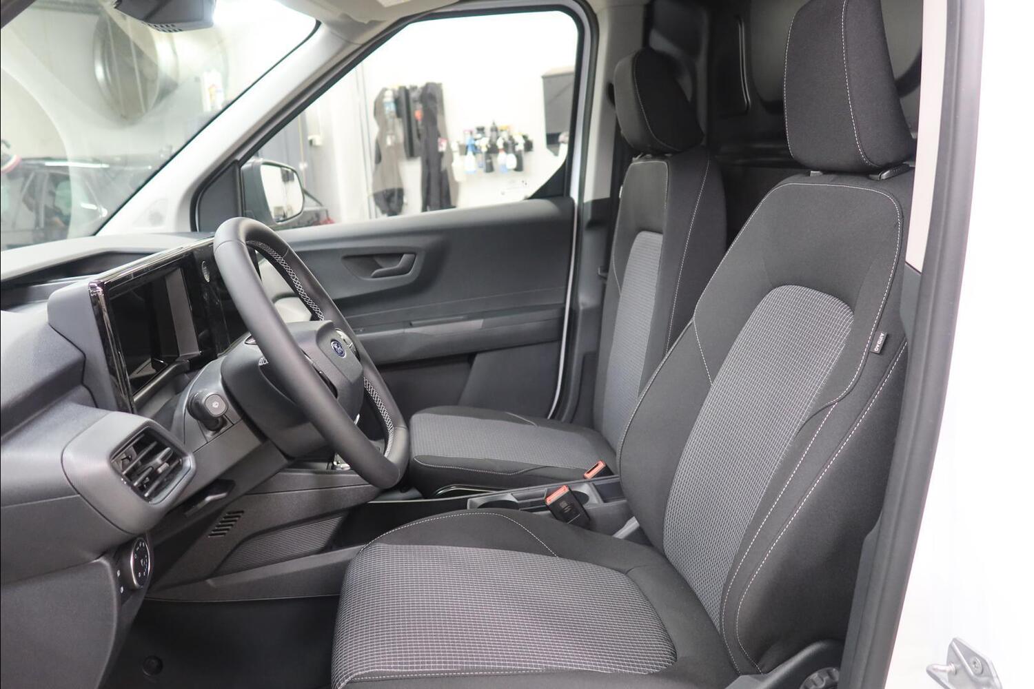 Ford Transit Courier vaihtoauto