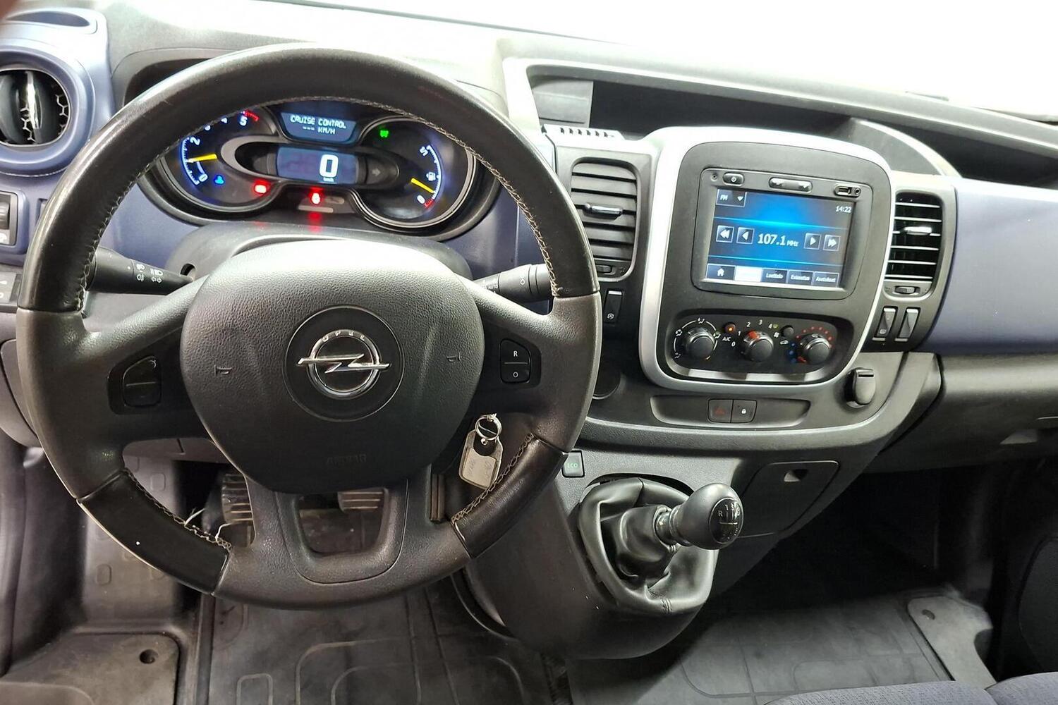 Opel Vivaro vaihtoauto