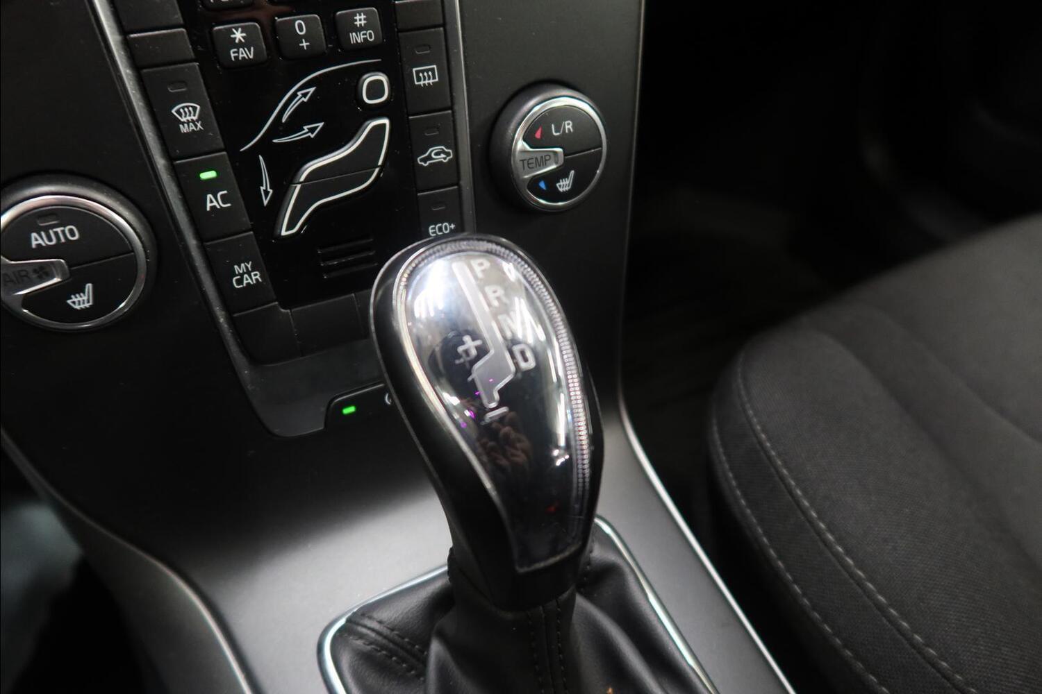 Volvo V40 Cross Country vaihtoauto