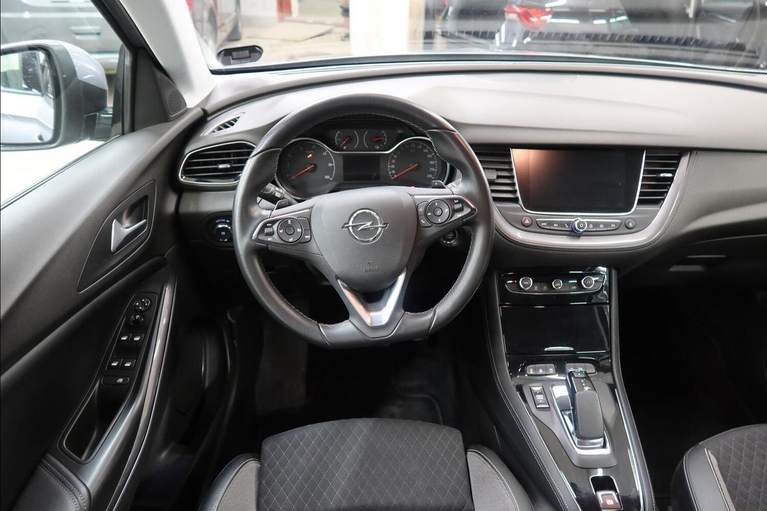 Opel Grandland X vaihtoauto