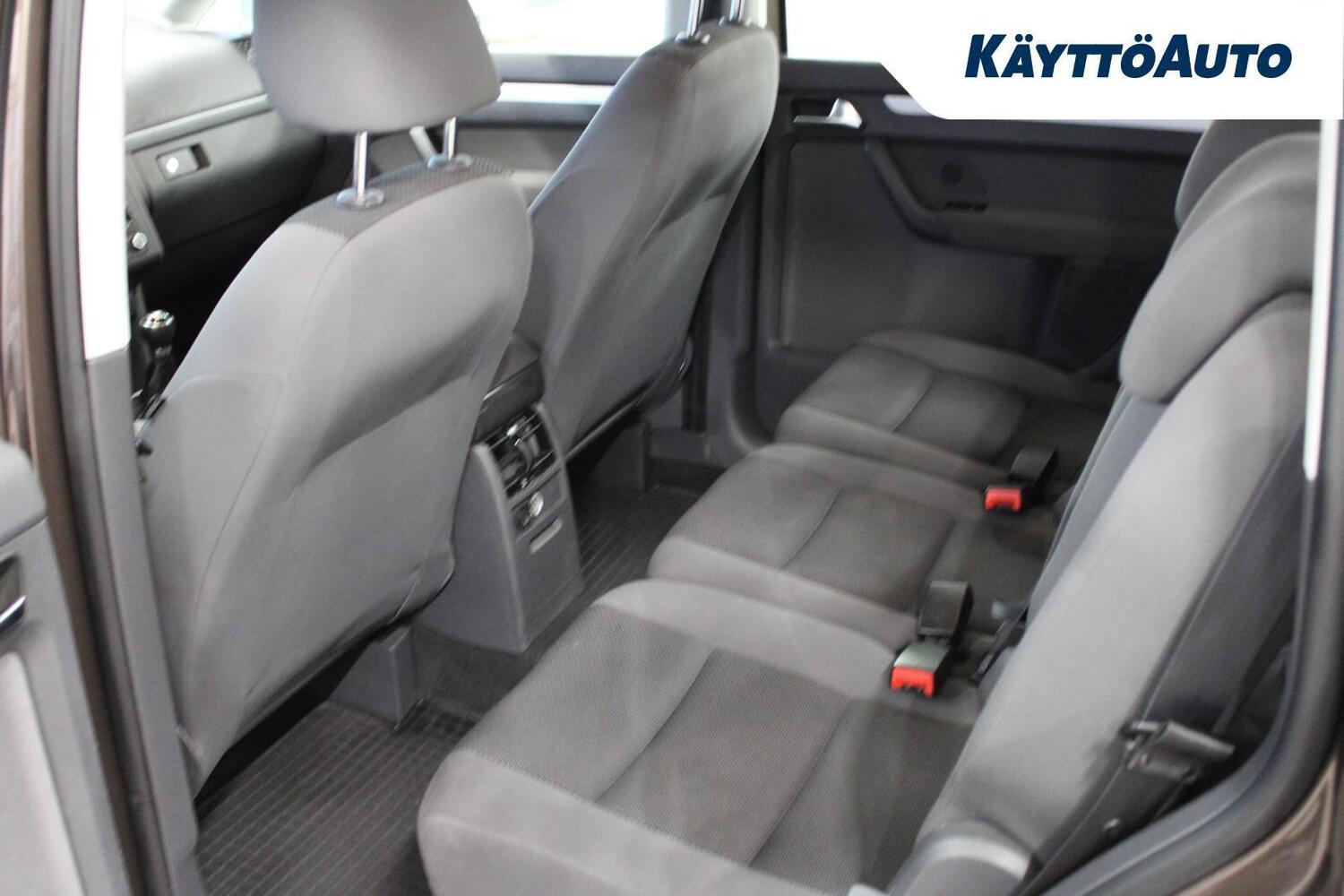 Volkswagen Touran vaihtoauto