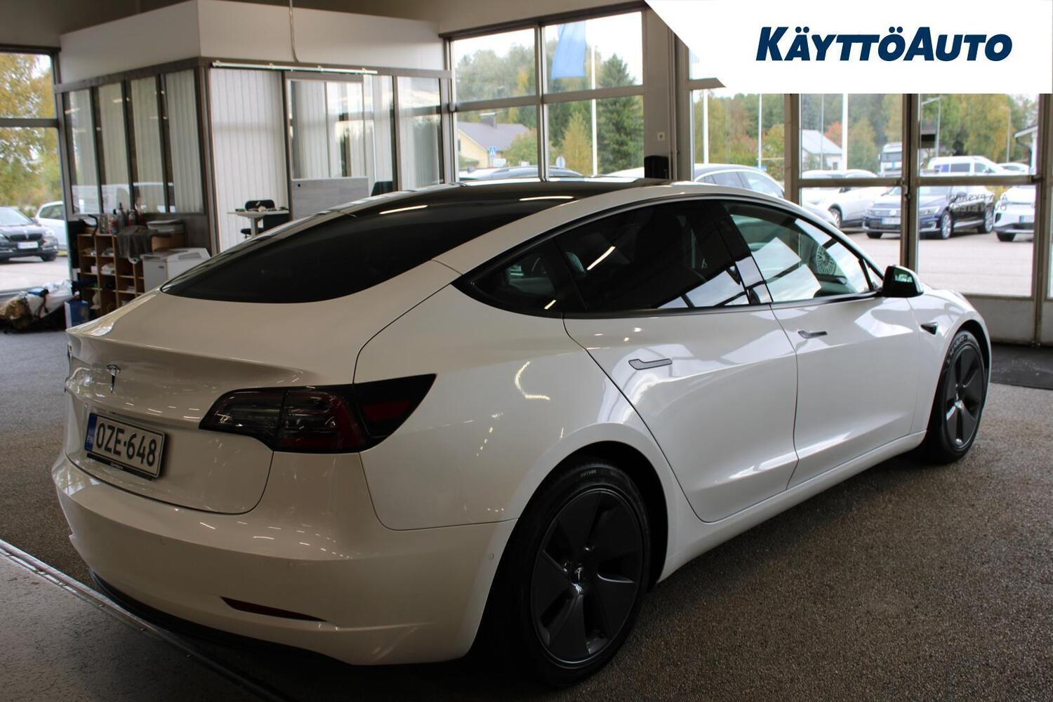 Tesla Model 3 vaihtoauto