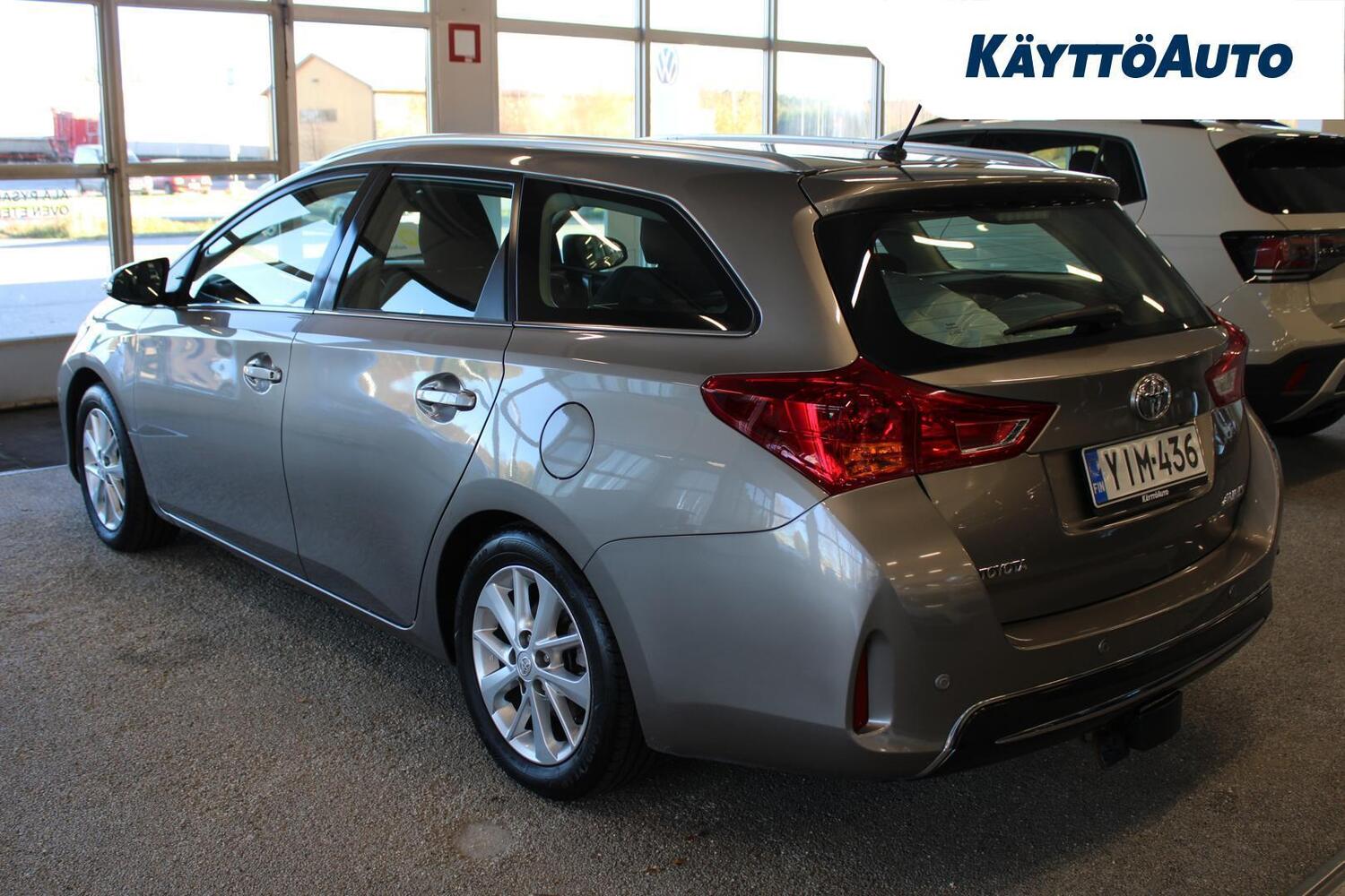Toyota Auris vaihtoauto