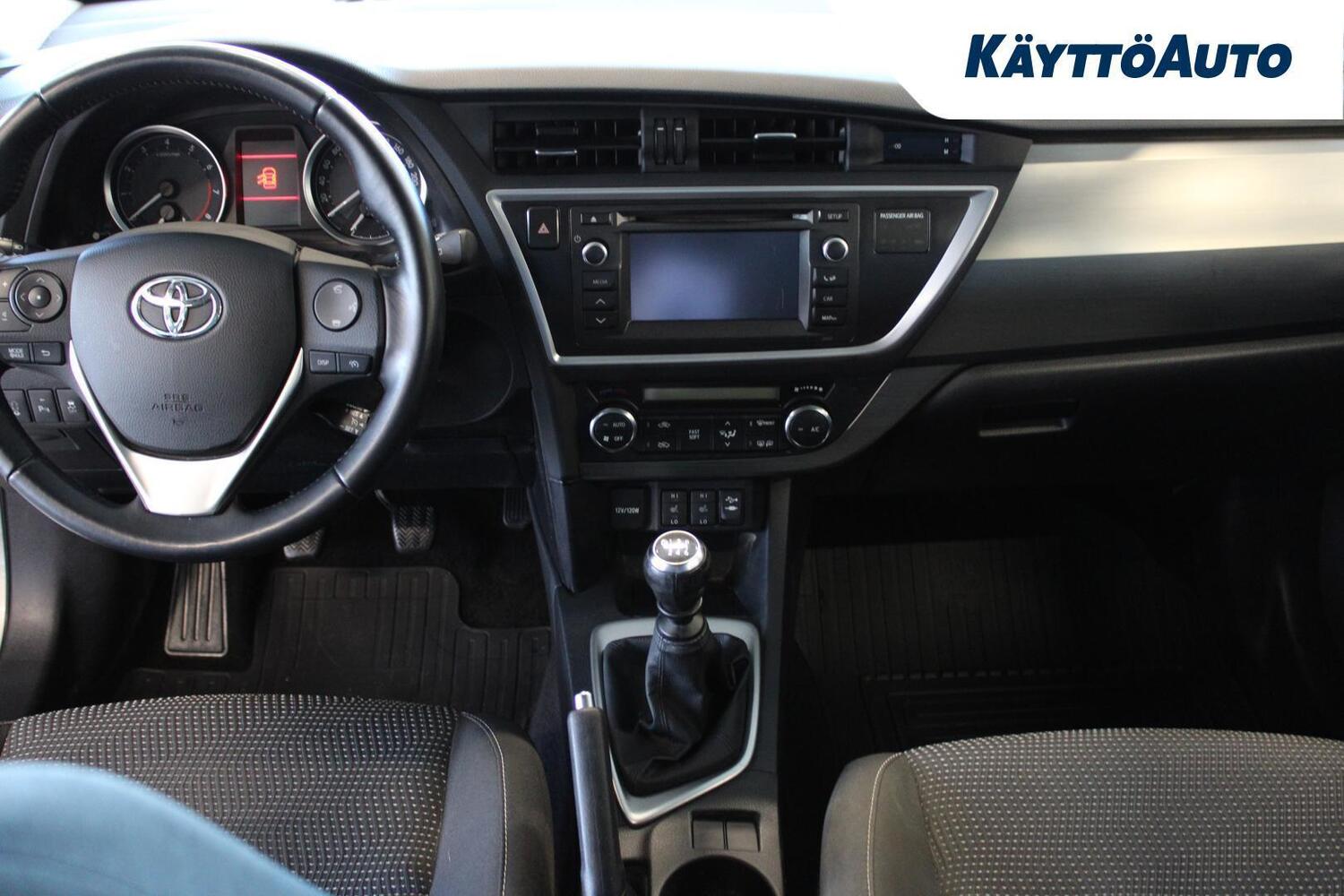 Toyota Auris vaihtoauto
