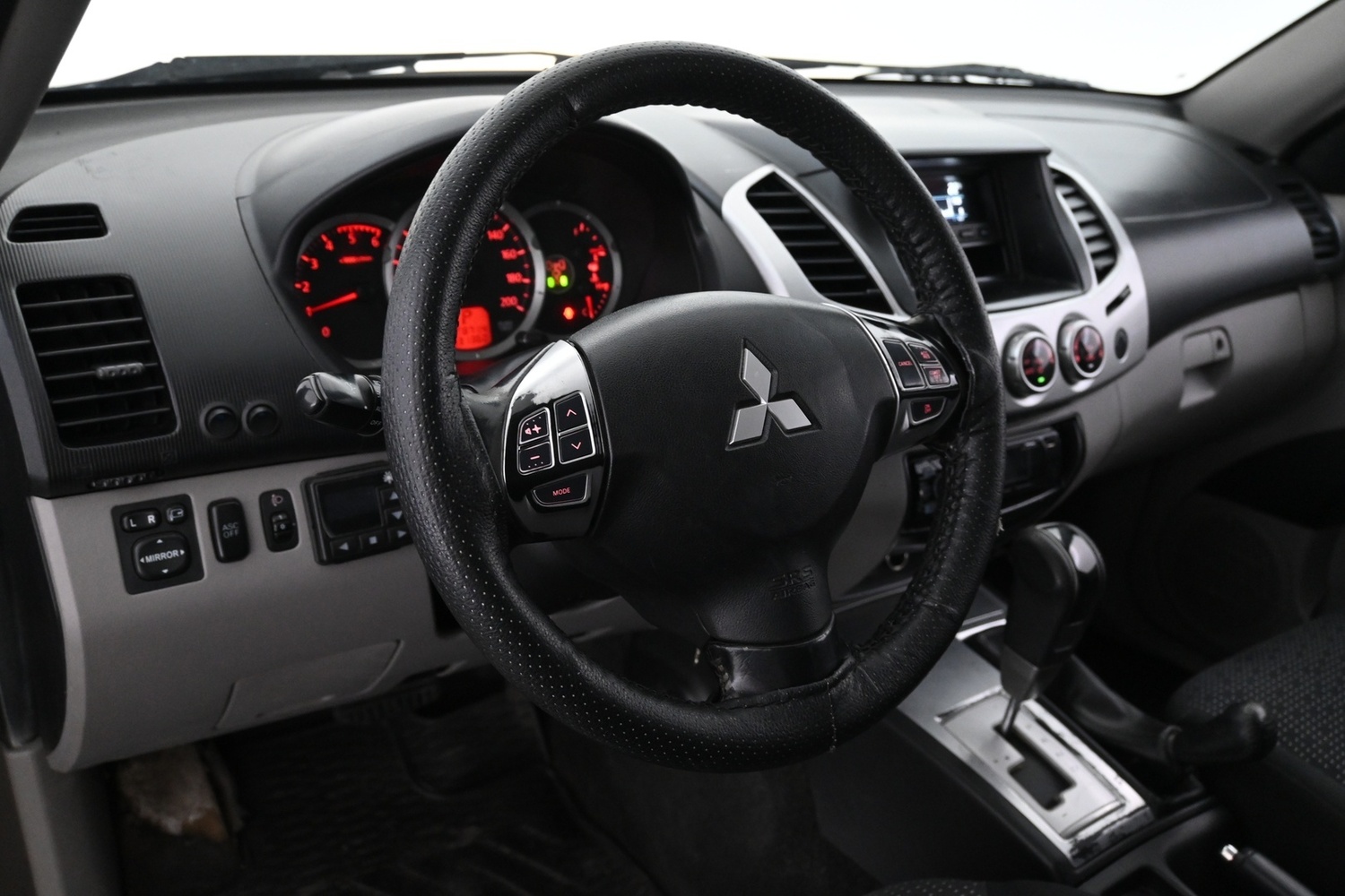 Mitsubishi L200 vaihtoauto