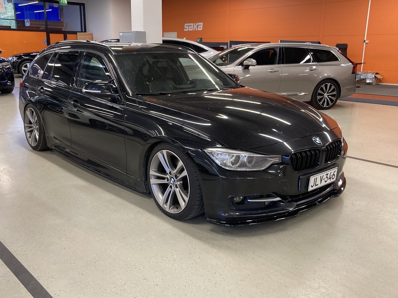 BMW 330 vaihtoauto