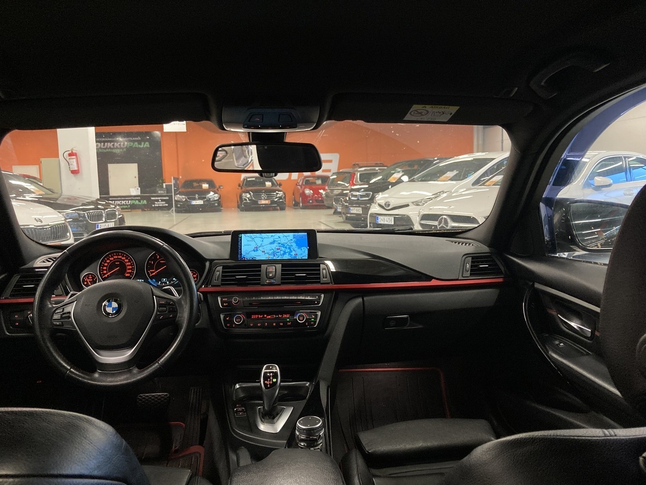 BMW 330 vaihtoauto