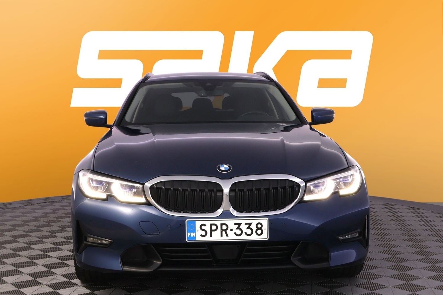 BMW 330 vaihtoauto