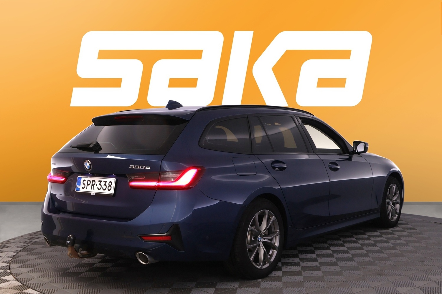 BMW 330 vaihtoauto