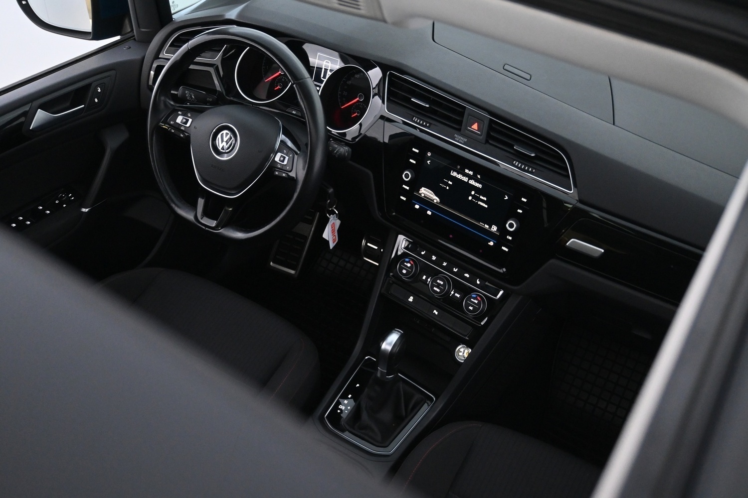 Volkswagen Touran vaihtoauto