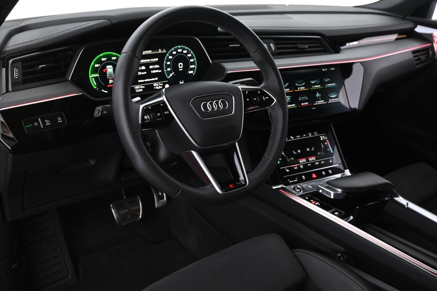 Audi Q8 e-tron vaihtoauto
