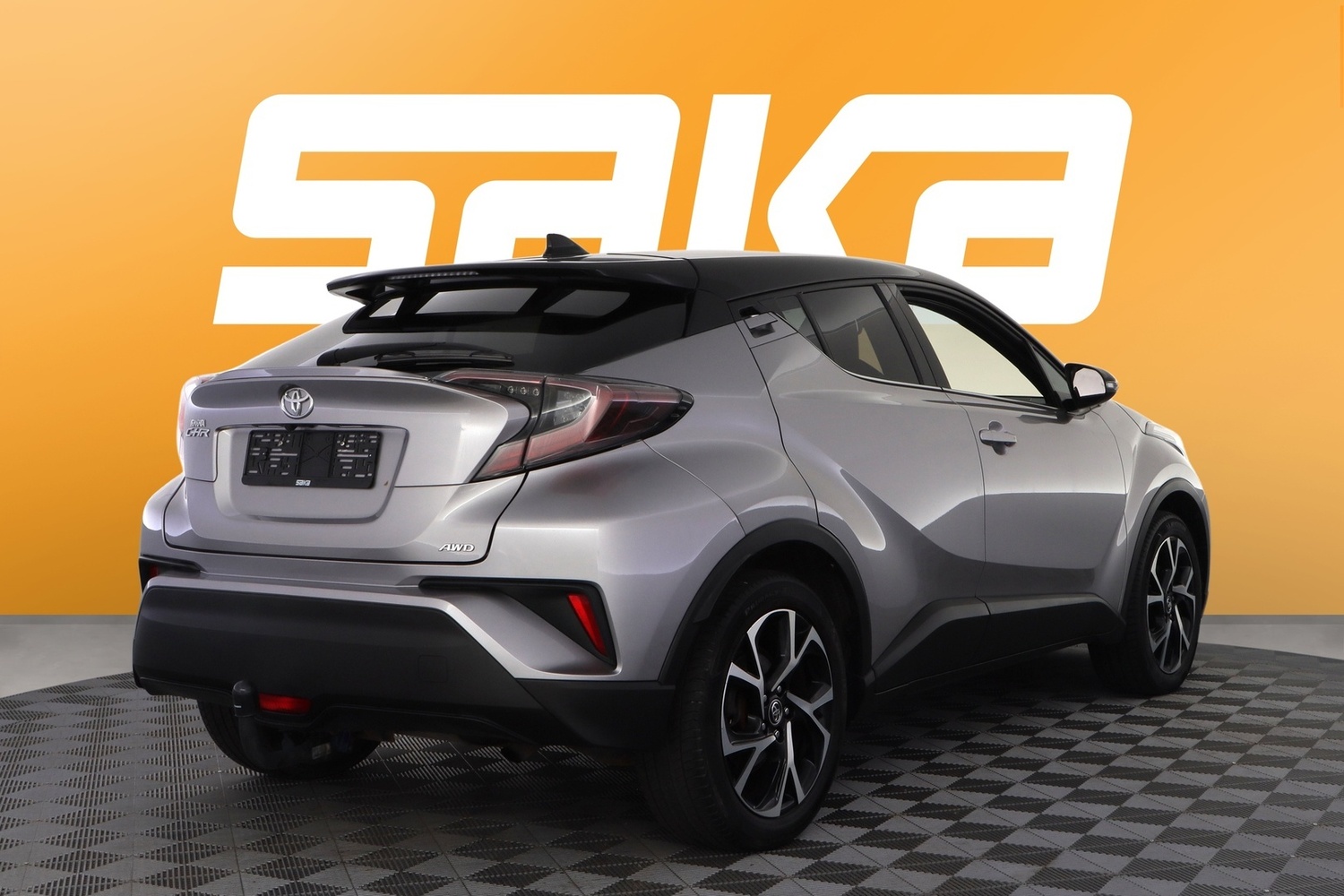 Toyota C-HR vaihtoauto