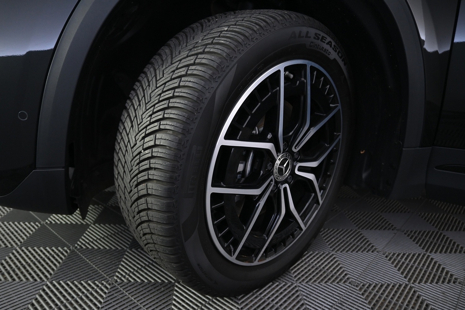 Mercedes-Benz EQA vaihtoauto