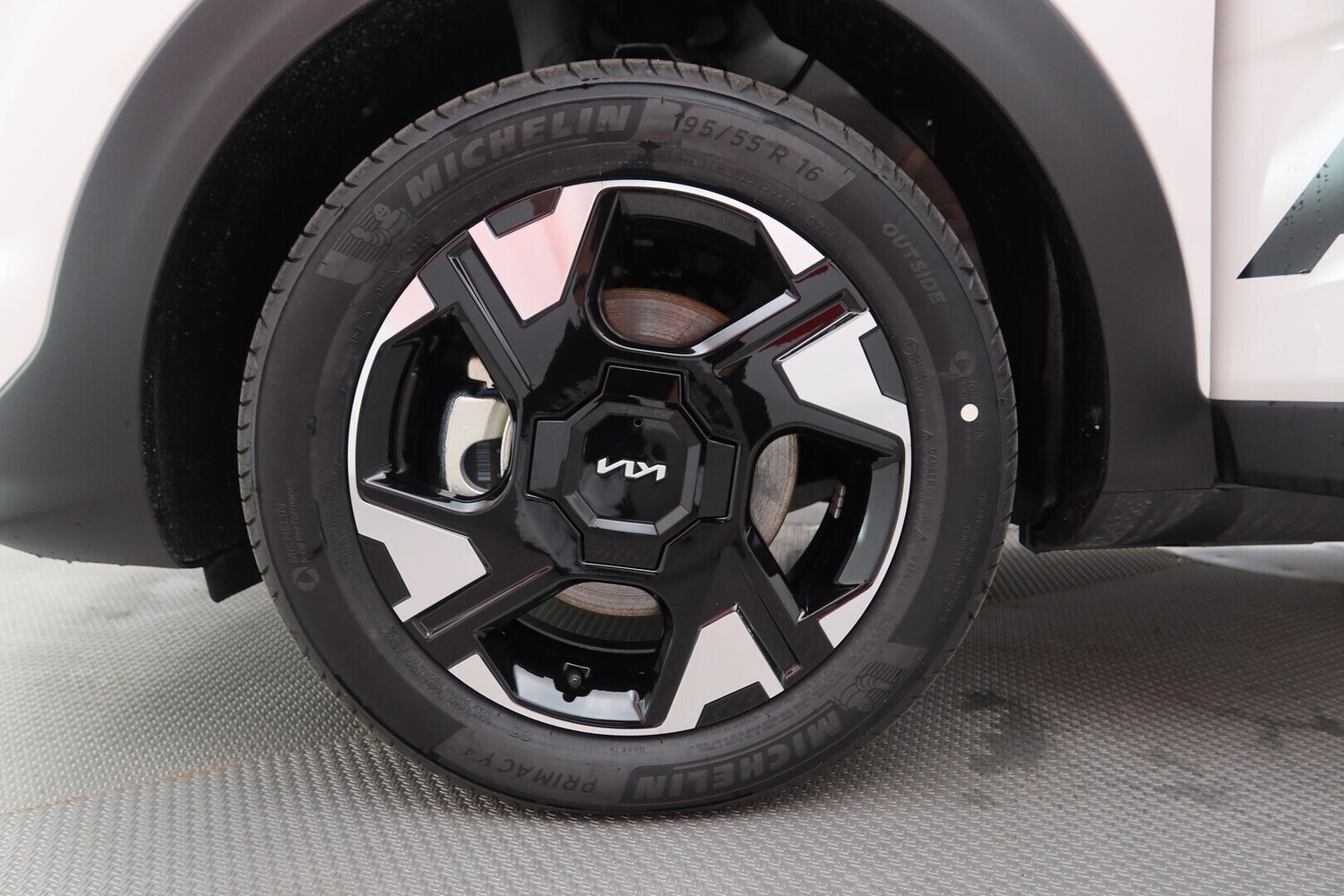 Kia Stonic vaihtoauto
