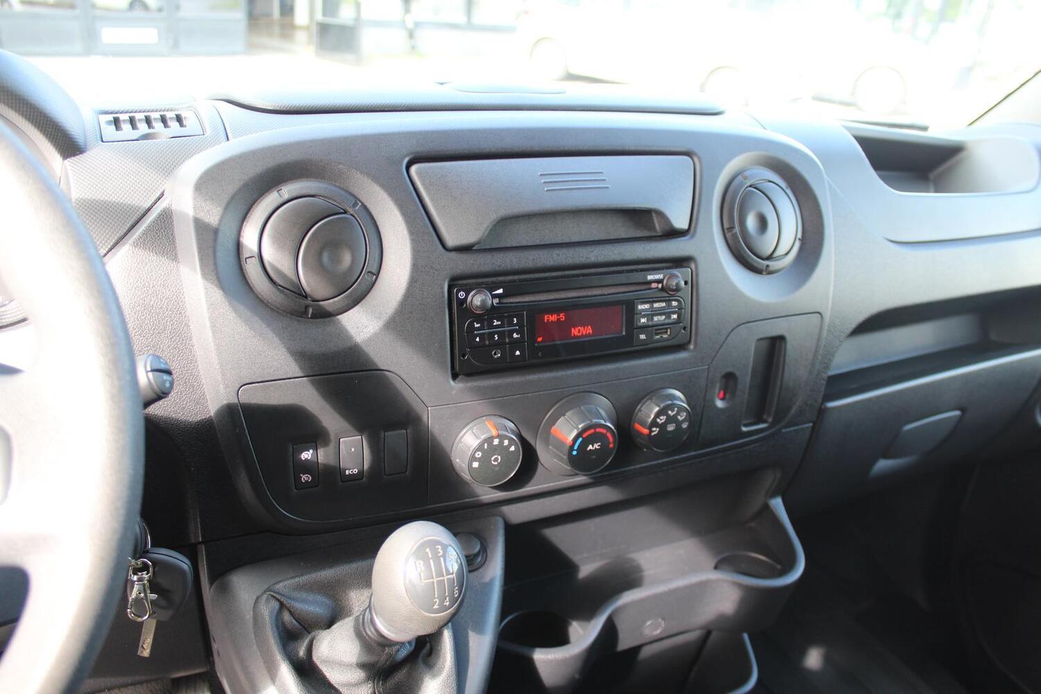 Nissan NV400 vaihtoauto