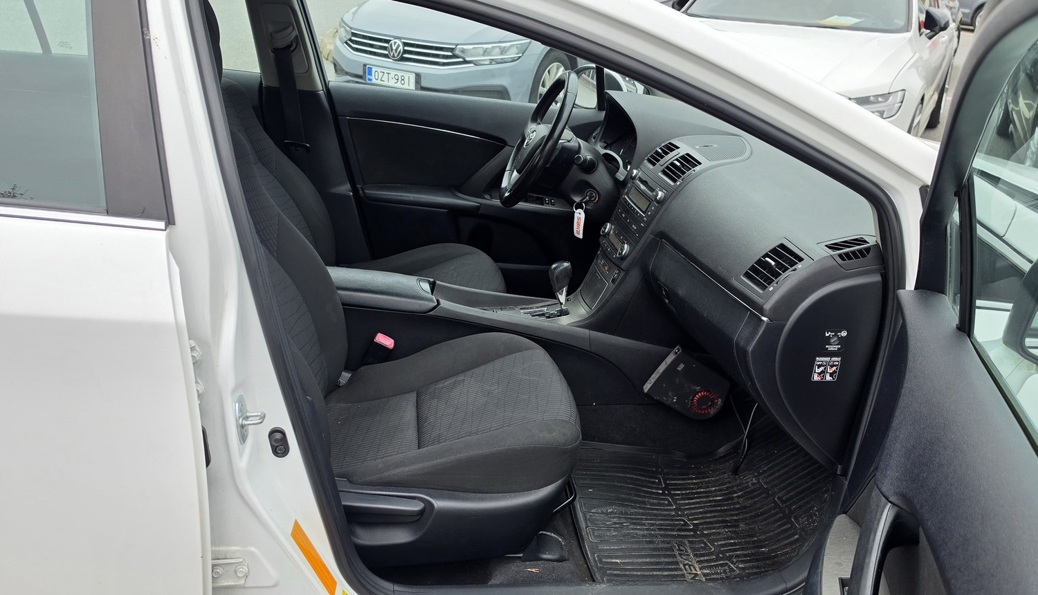 Toyota Avensis vaihtoauto