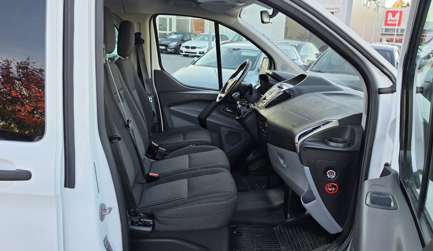 Ford Tourneo Custom vaihtoauto