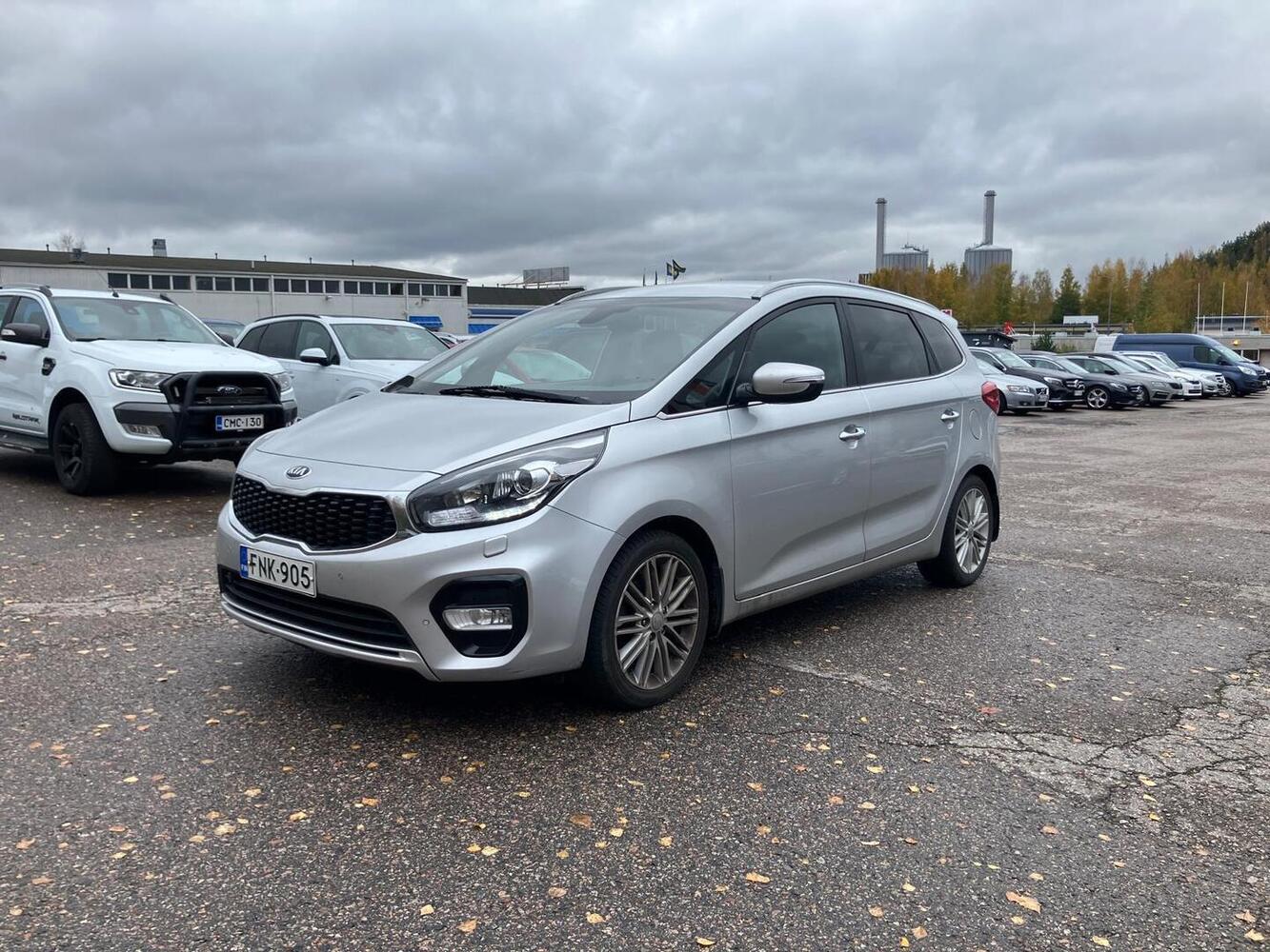 Kia Carens vaihtoauto