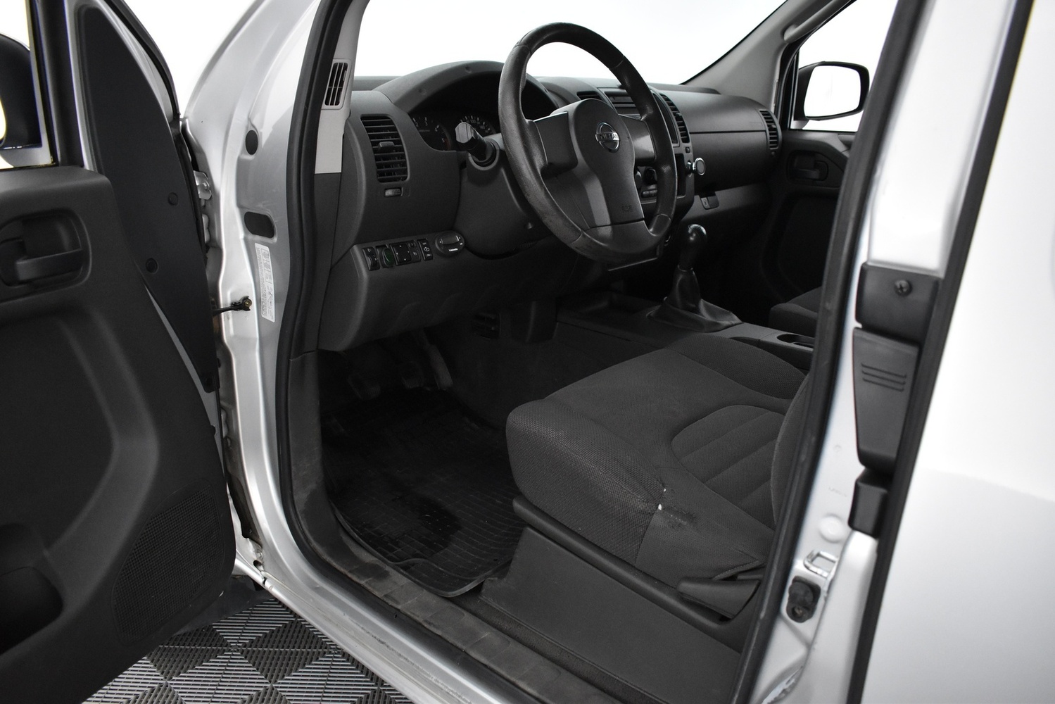Nissan Navara vaihtoauto