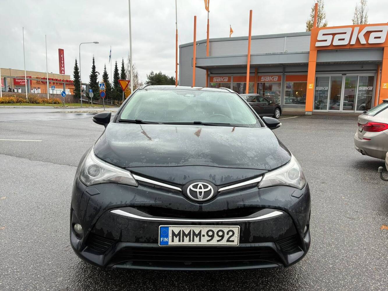 Toyota Avensis vaihtoauto