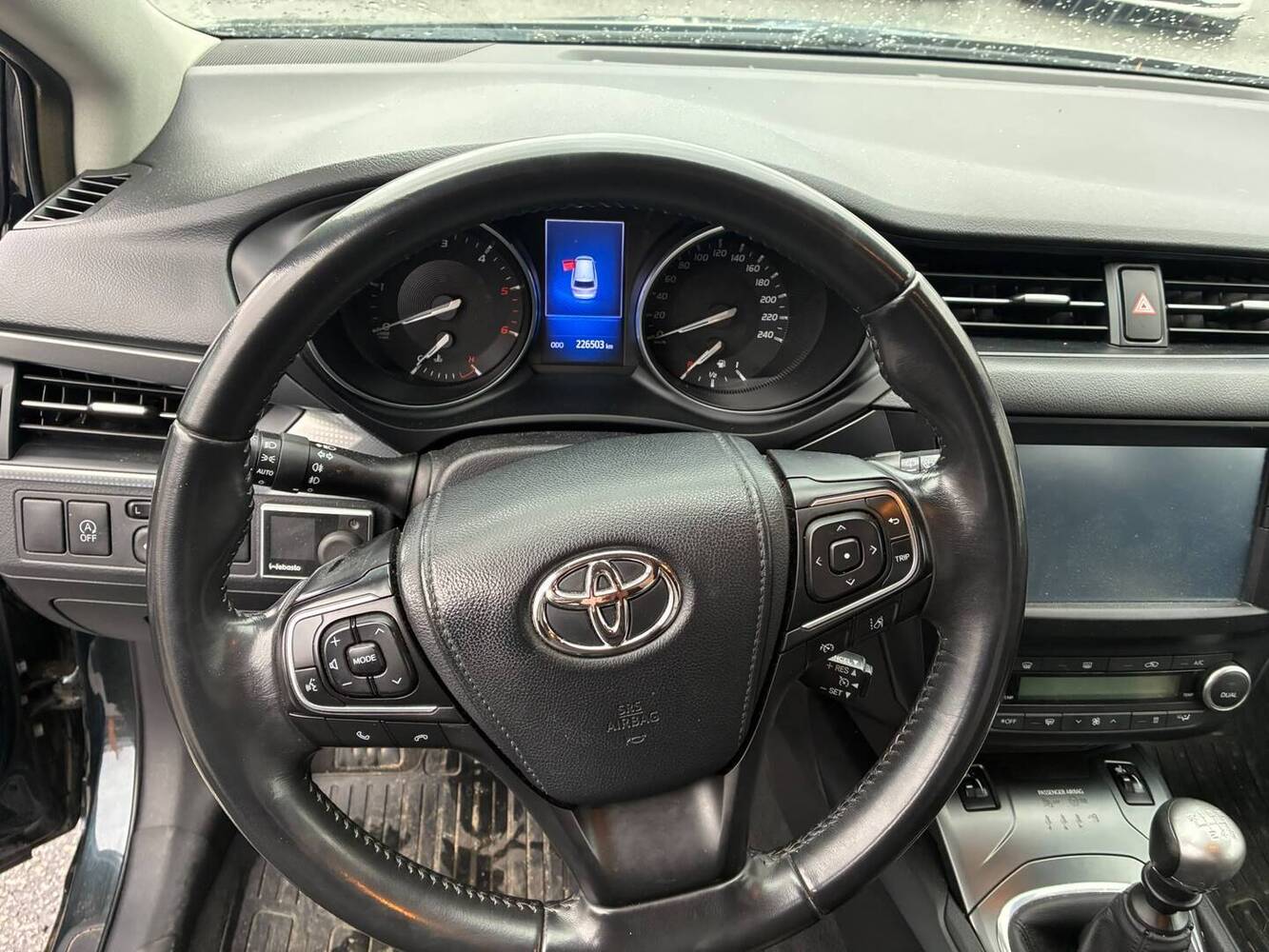 Toyota Avensis vaihtoauto