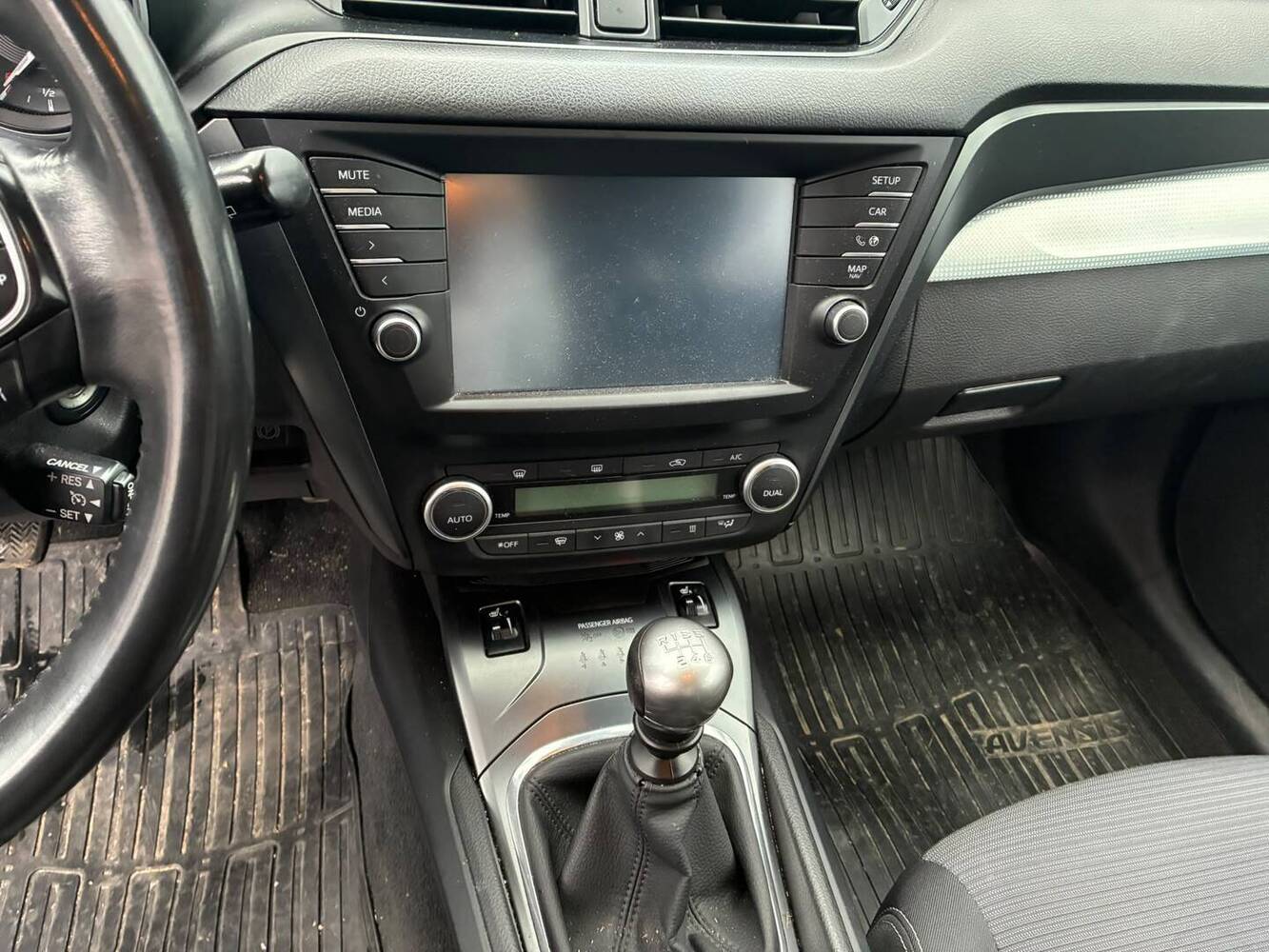 Toyota Avensis vaihtoauto
