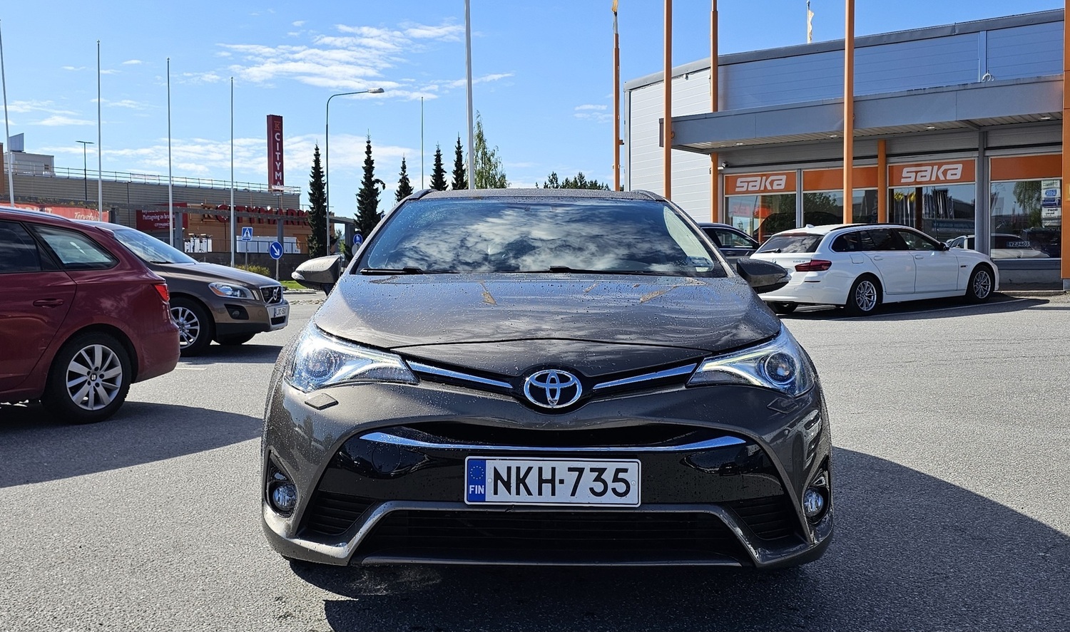 Toyota Avensis vaihtoauto