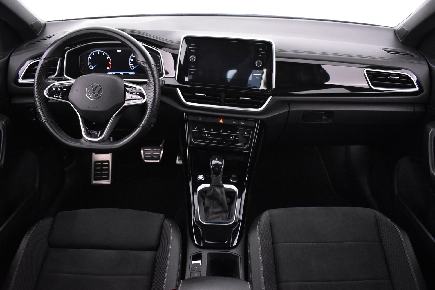 Volkswagen T-Roc vaihtoauto