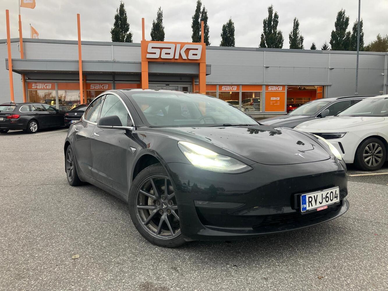 Tesla Model 3 vaihtoauto
