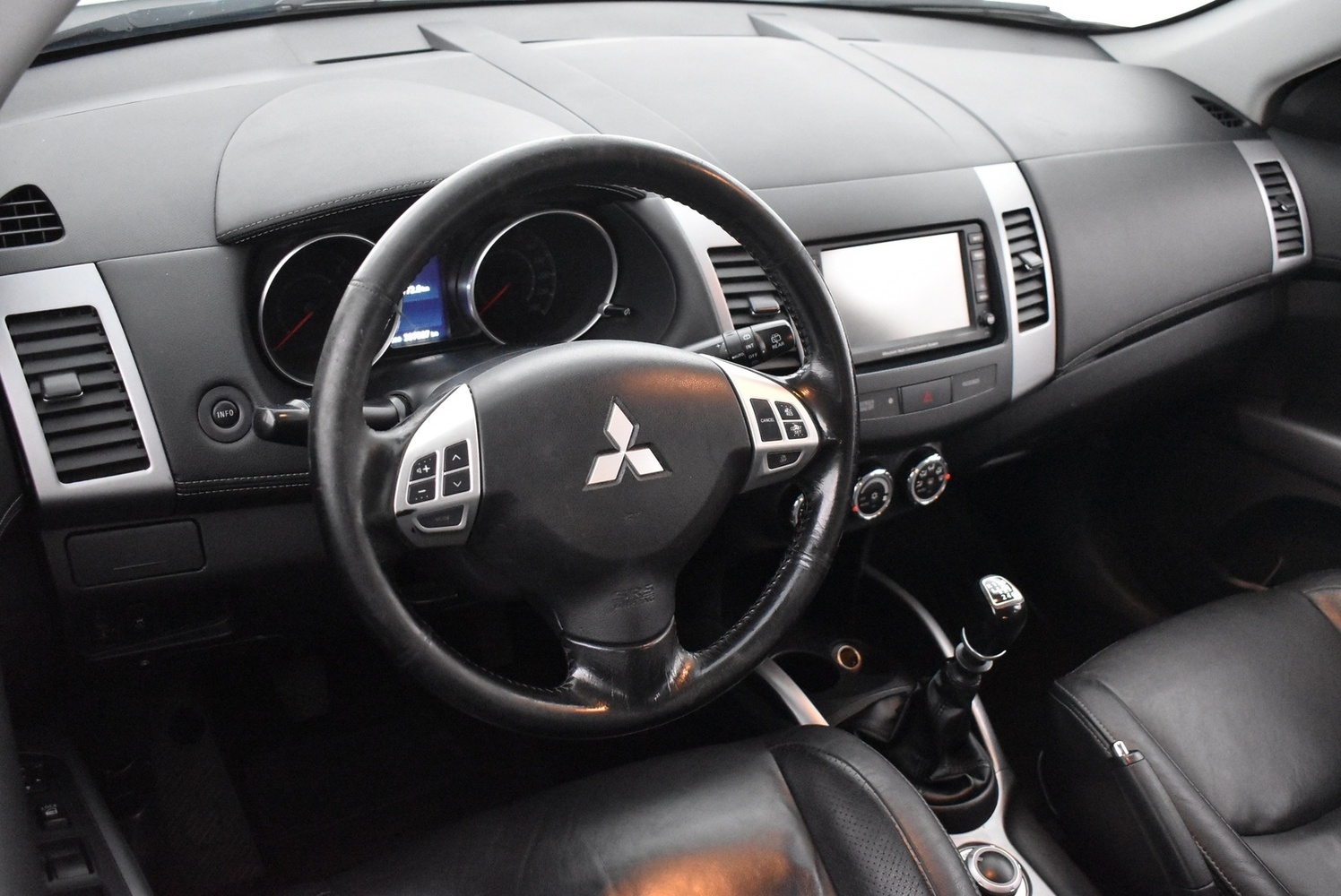 Mitsubishi Outlander vaihtoauto