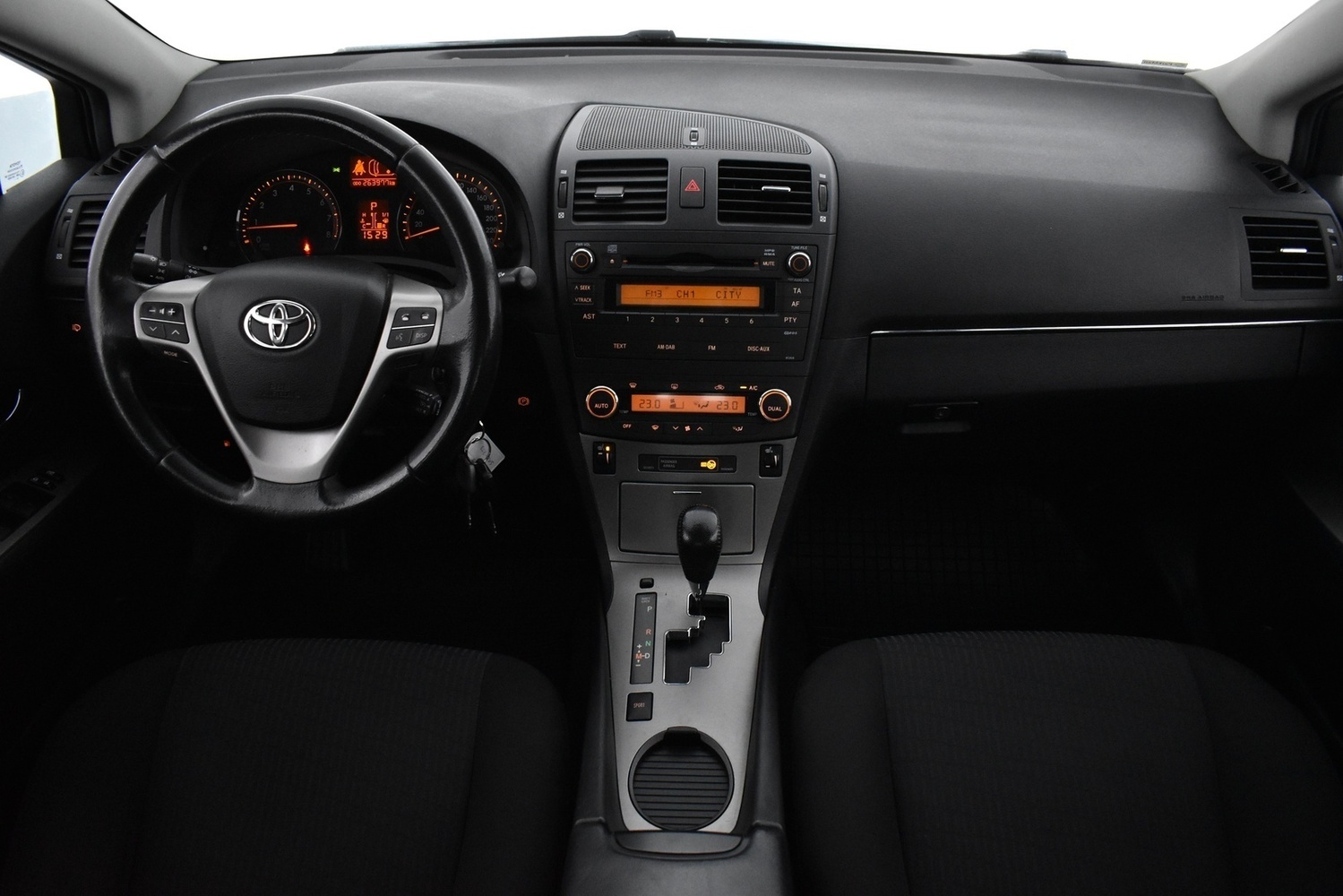 Toyota Avensis vaihtoauto