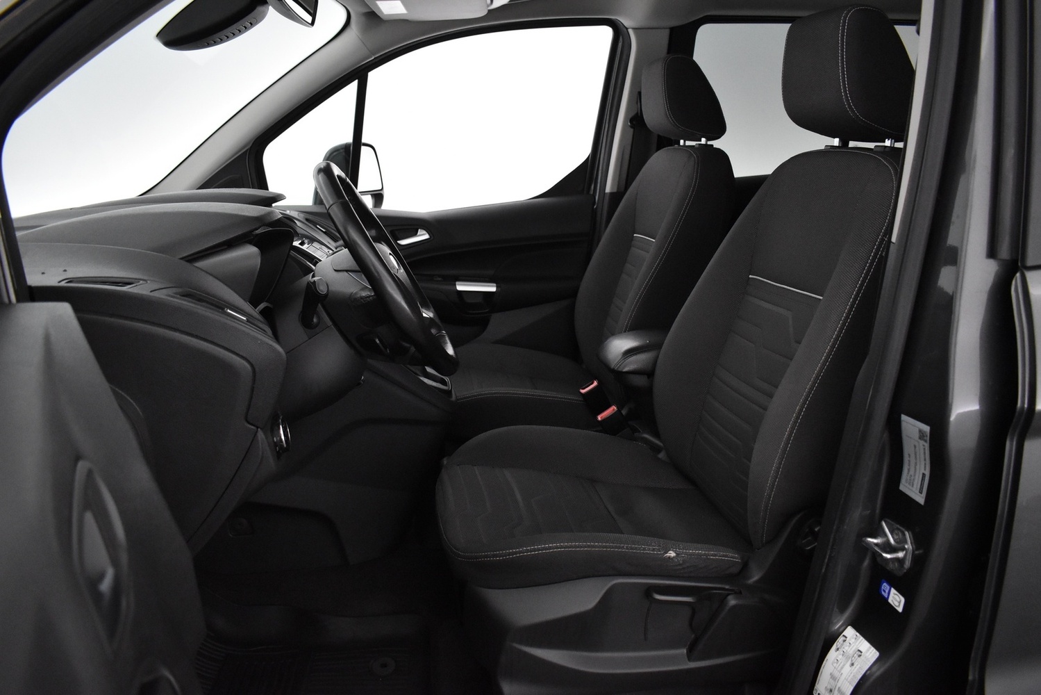 Ford Grand Tourneo Connect vaihtoauto