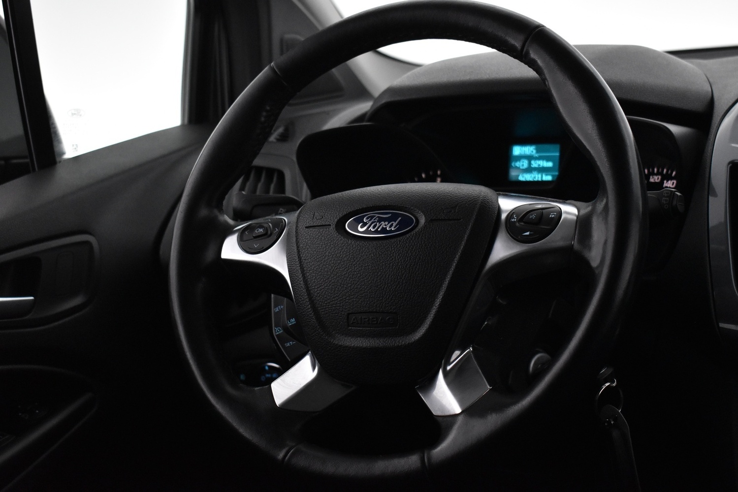 Ford Grand Tourneo Connect vaihtoauto