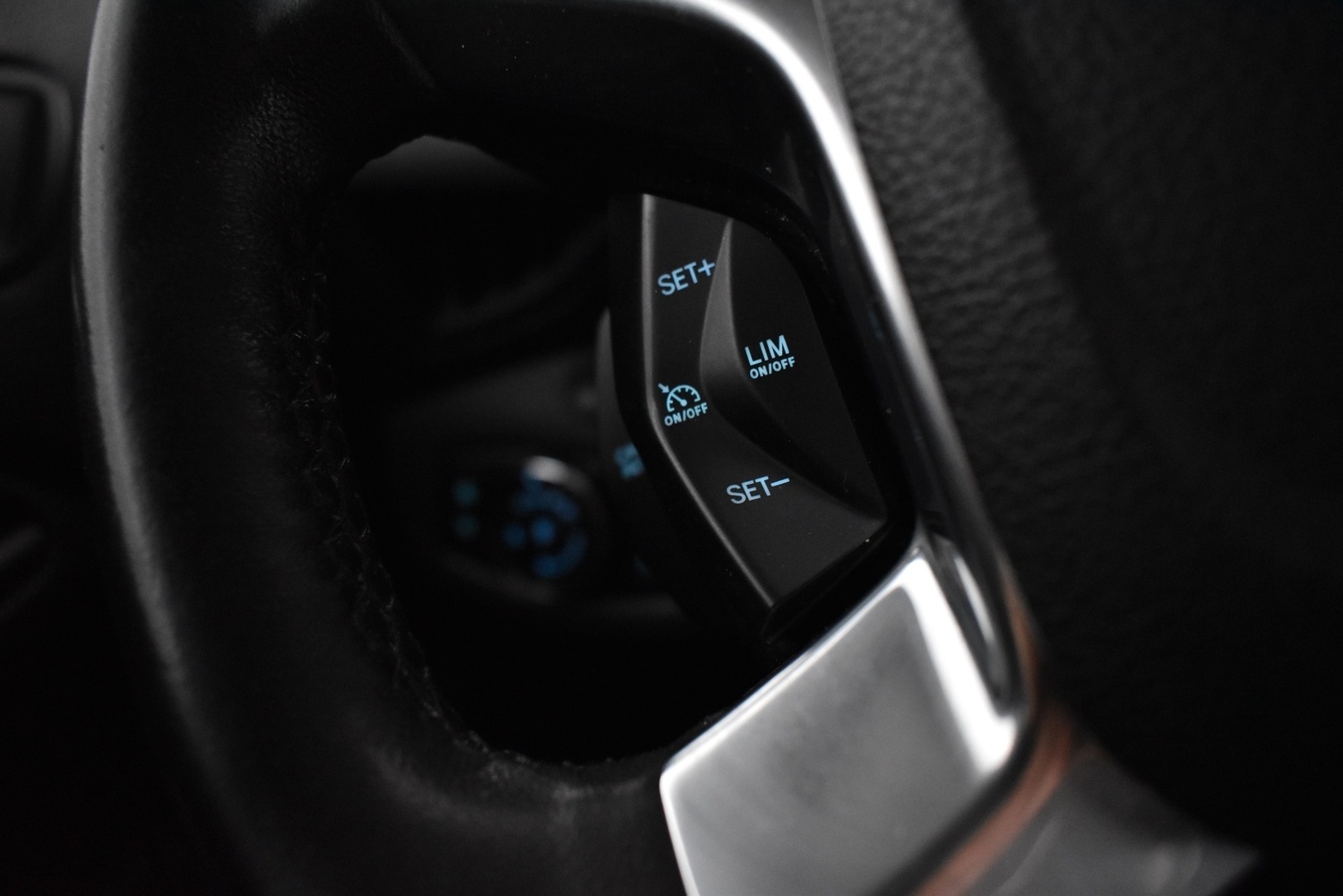 Ford Grand Tourneo Connect vaihtoauto