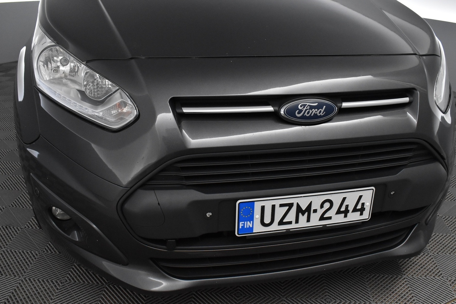 Ford Grand Tourneo Connect vaihtoauto