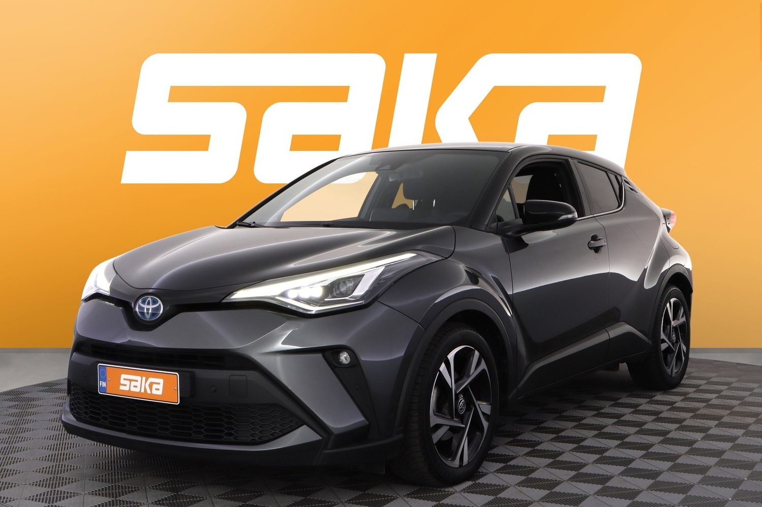 Toyota C-HR vaihtoauto