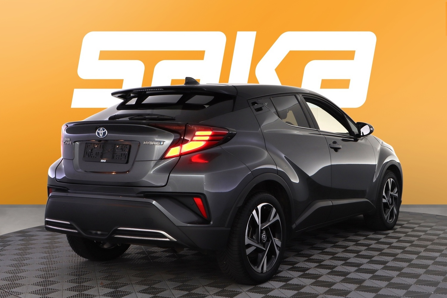 Toyota C-HR vaihtoauto
