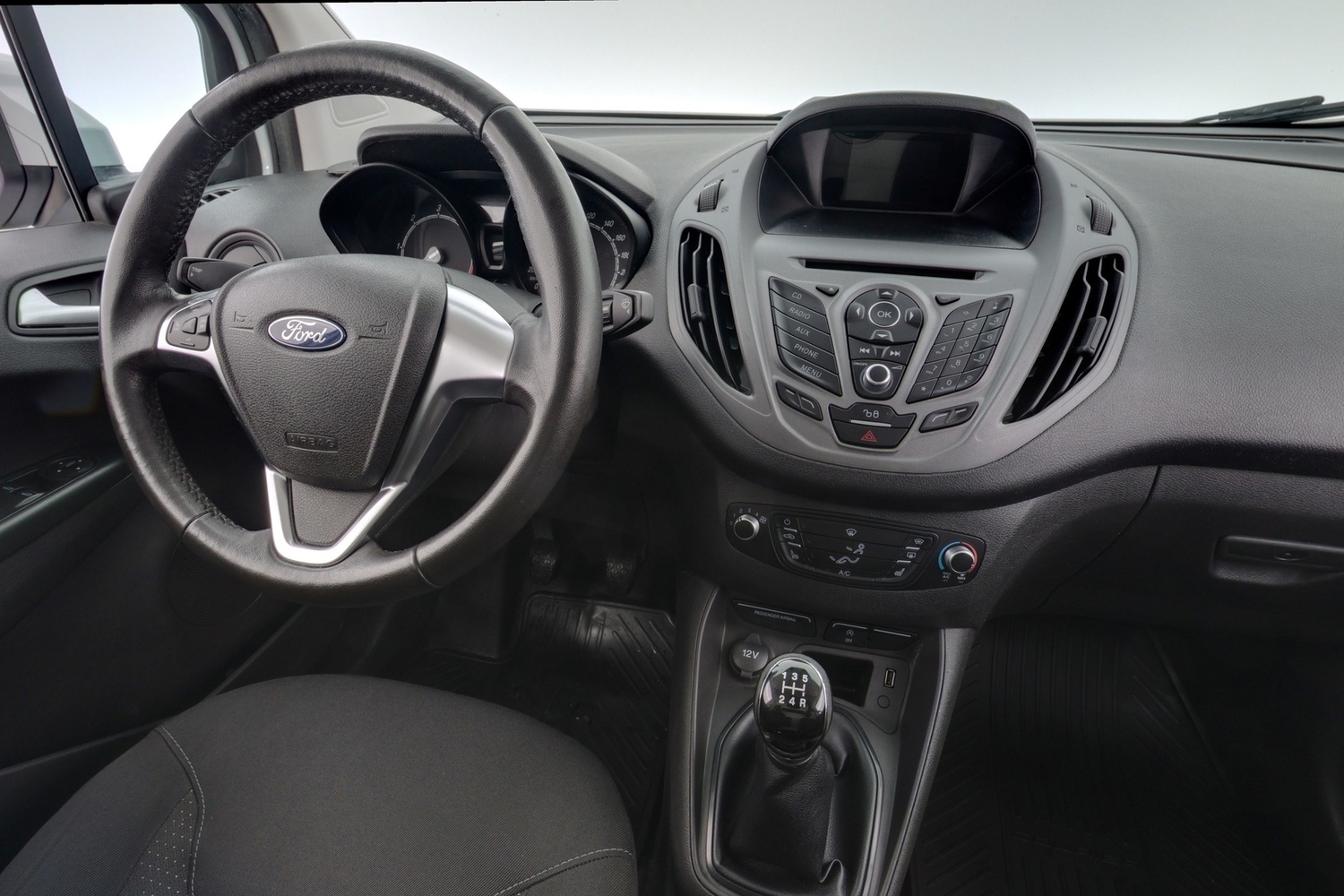 Ford Transit Courier vaihtoauto
