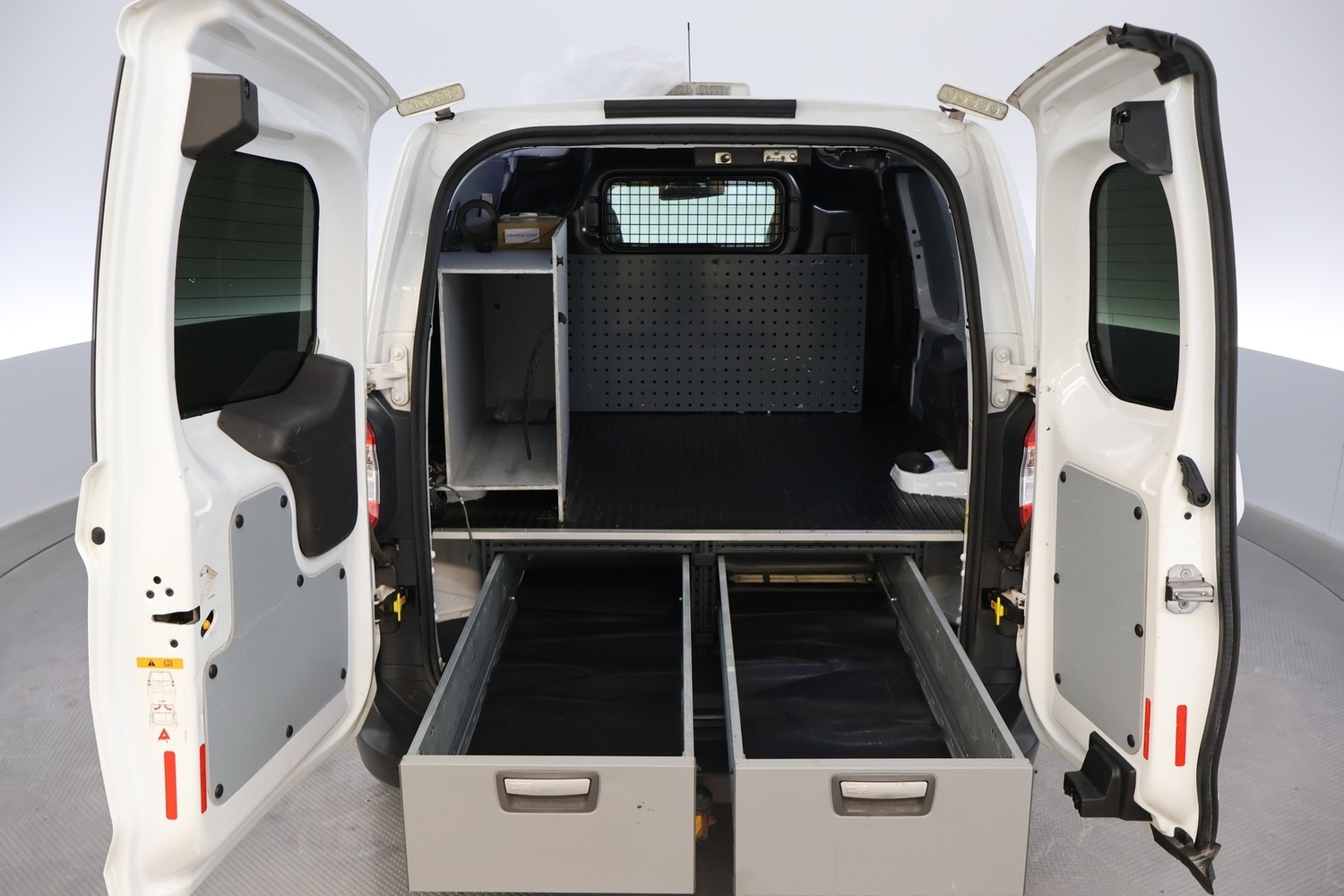 Ford Transit Courier vaihtoauto