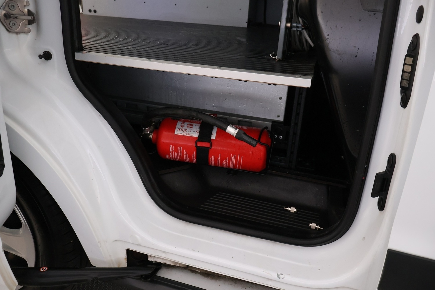 Ford Transit Courier vaihtoauto