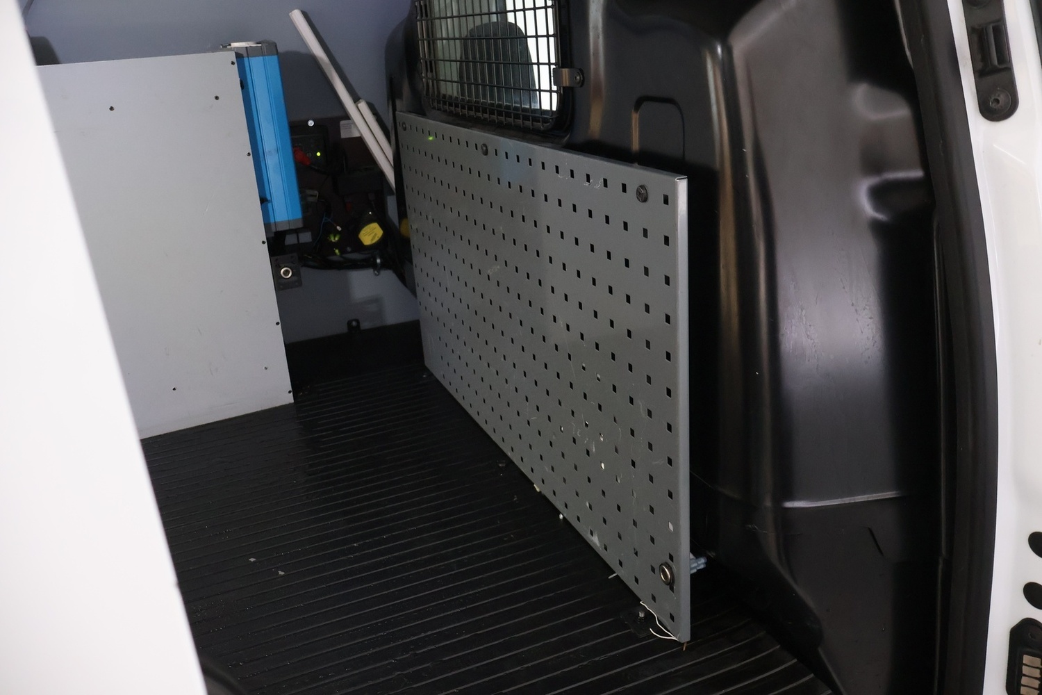 Ford Transit Courier vaihtoauto