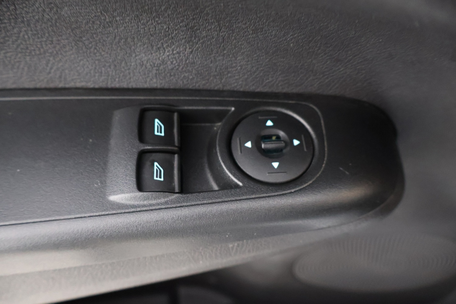 Ford Transit Courier vaihtoauto