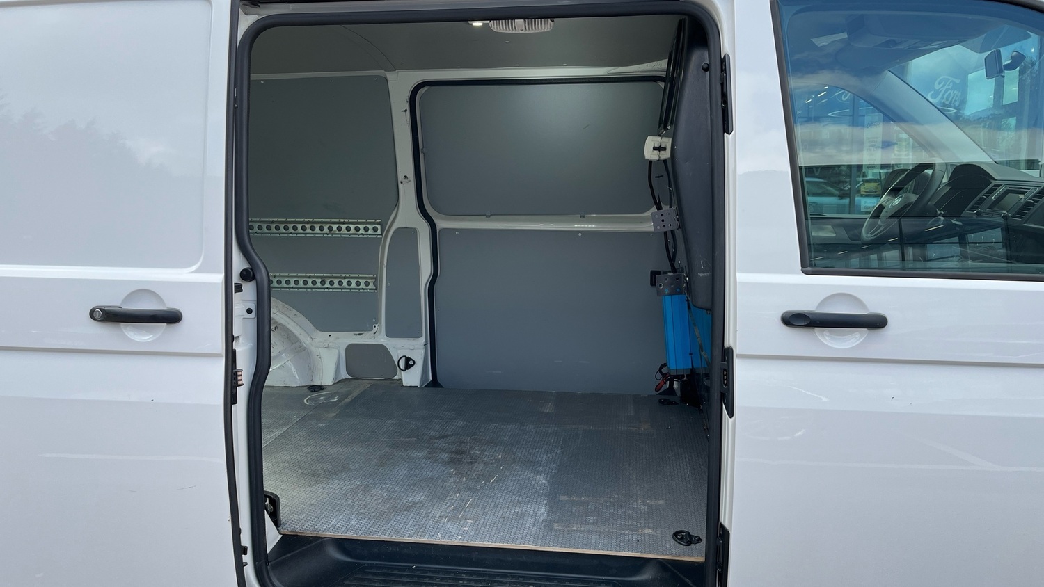 Volkswagen Transporter vaihtoauto