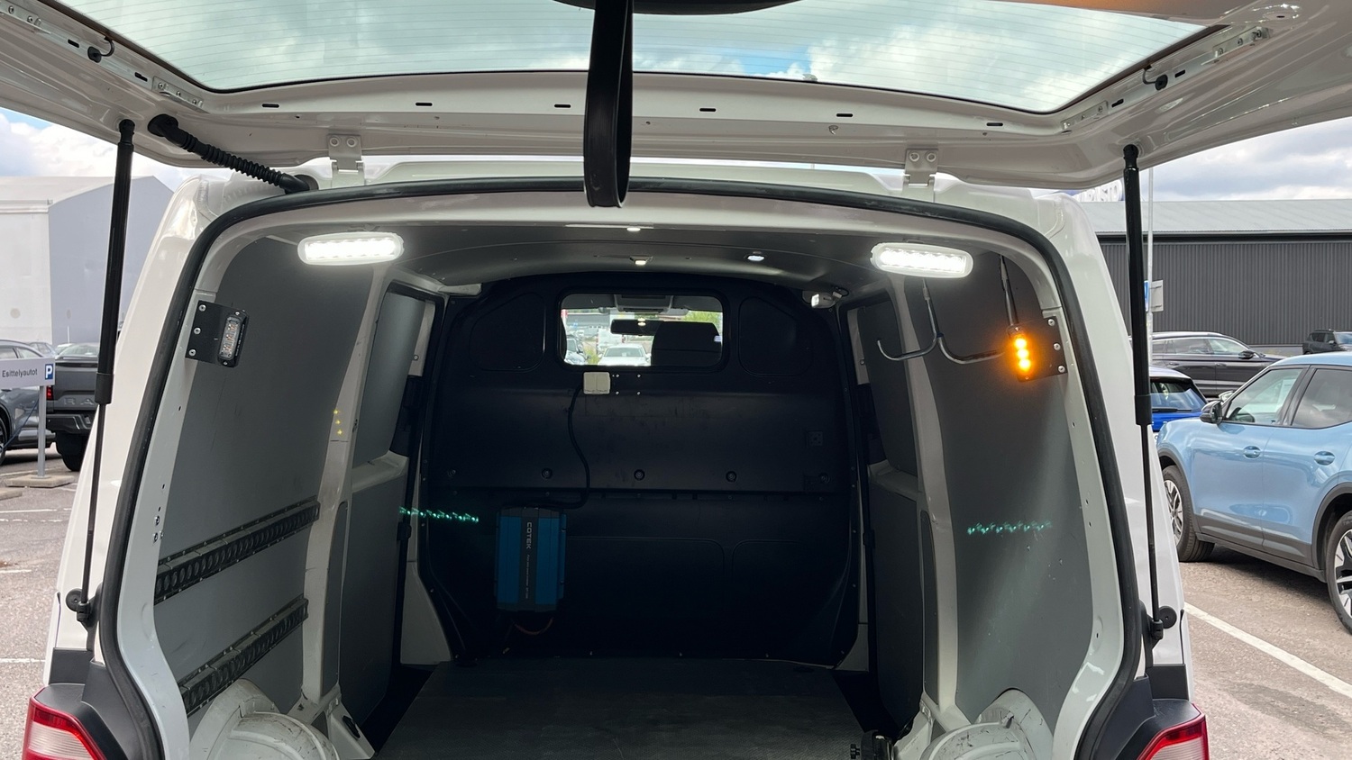 Volkswagen Transporter vaihtoauto
