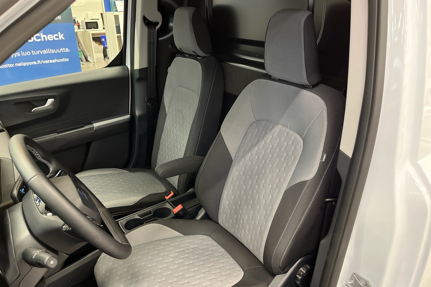 Ford Transit Courier vaihtoauto