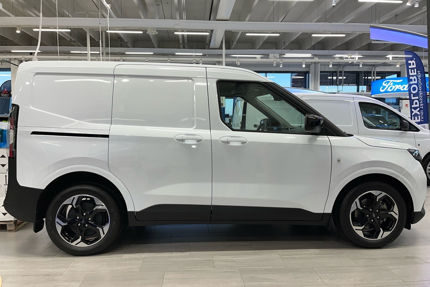 Ford Transit Courier vaihtoauto