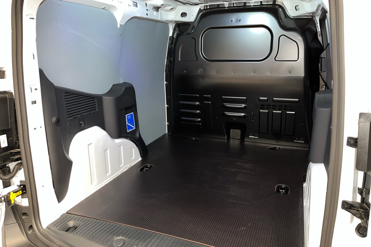 Ford Transit Courier vaihtoauto