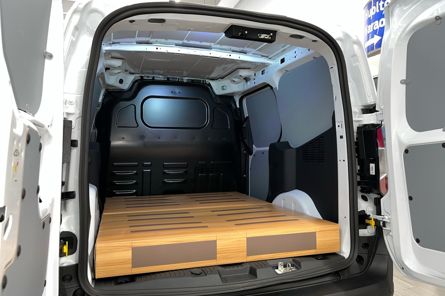 Ford Transit Courier vaihtoauto